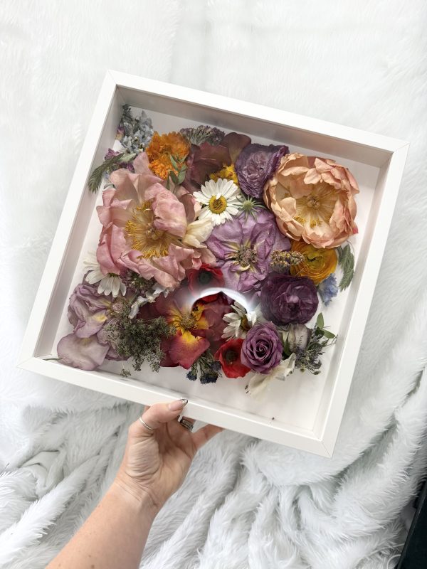 35cm x 35cm Dry Frame (for bigger bouquets and large blooms) - Image 12