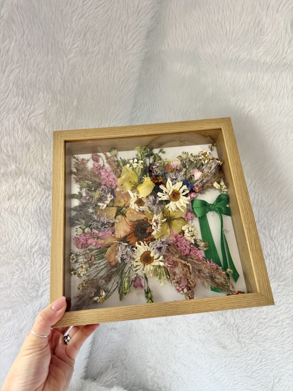 25cm x 25cm Dry Frame (1/2 bouquet) - Image 6