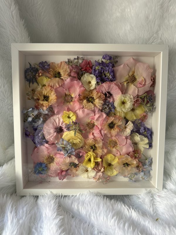 35cm x 35cm Dry Frame (for bigger bouquets and large blooms) - Image 17