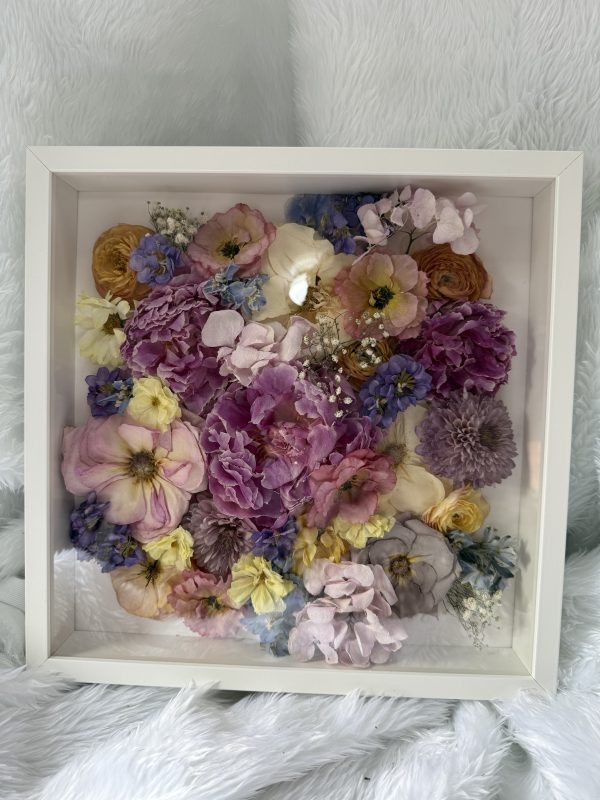 35cm x 35cm Dry Frame (for bigger bouquets and large blooms) - Image 15